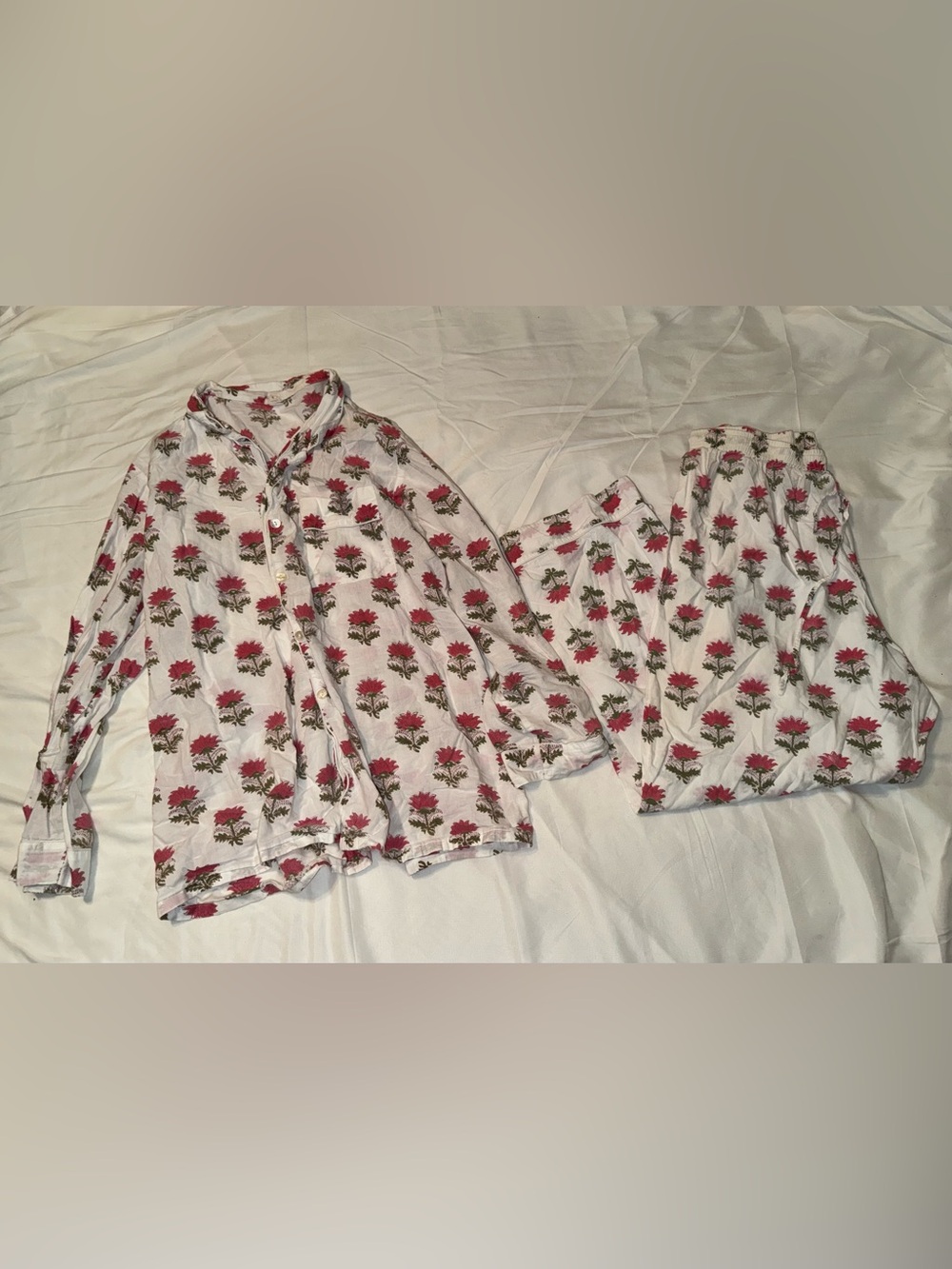 Kemble Floral Cotton pajama Top and  bottoms in Pink and white. Size Large.